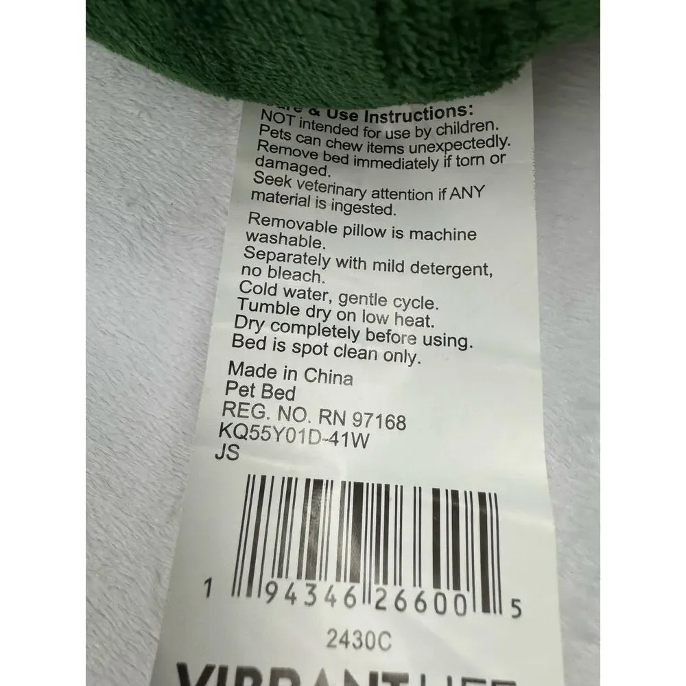 Vibrant Life Cozy Hideaway Christmas Tree Pet Bed, NWT